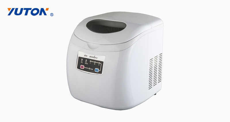 YT-E-004 2.8L Vit 120W 220V ABS Ice Maker